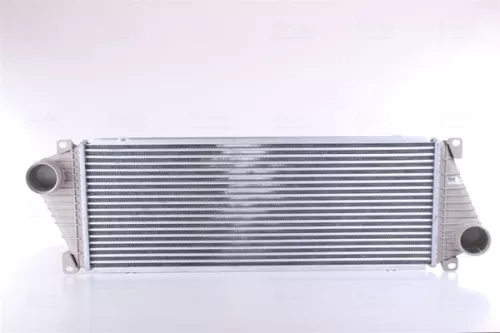 Ladeluftkühler NISSENS 96842)