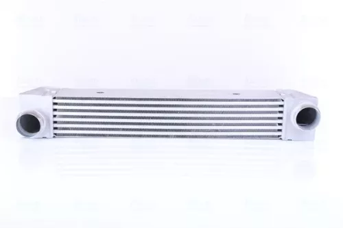Ladeluftkühler NISSENS 96607)