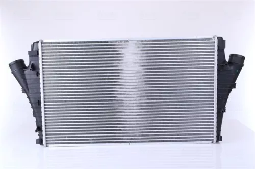 Ladeluftkühler NISSENS 96647)